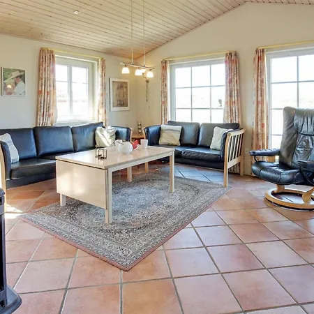 Karlina - 100m From The Sea By Interhome *